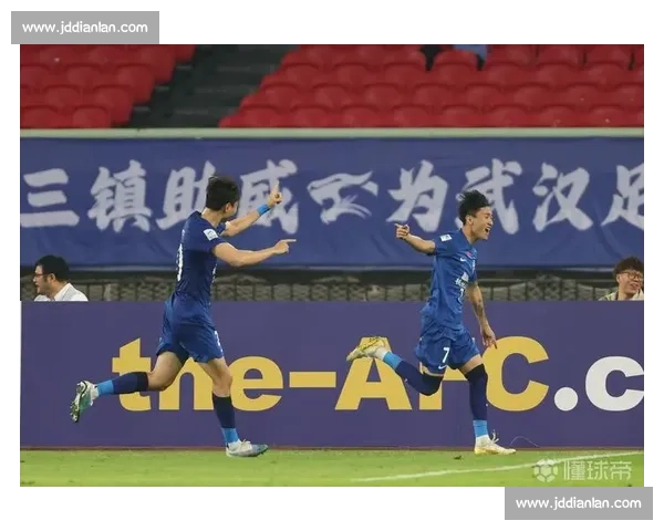 马德兴锐评：海港绝杀登顶，成都夏窗 “只出不进” 悔吗？