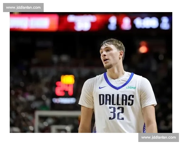 马特 - 巴恩斯盛赞弗拉格:防守潜力无限,天空才是极限 马特 - 巴恩斯盛赞弗拉格:防守潜力无限,天空才是极限