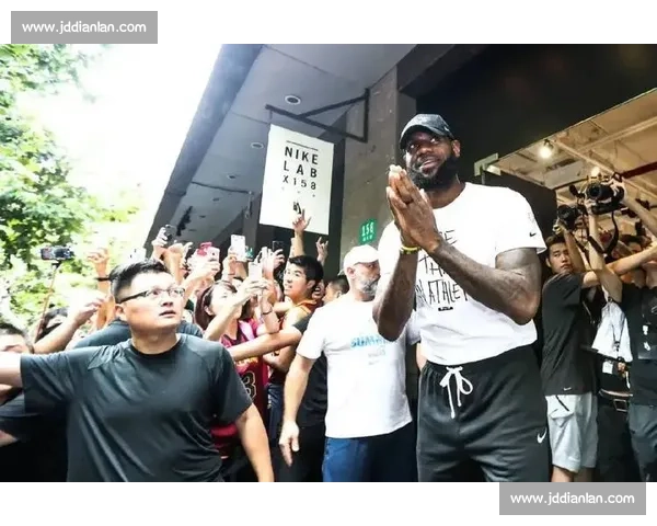 里夫斯中国行特训燃爆深圳！暴扣 + 三分教学引球迷尖叫