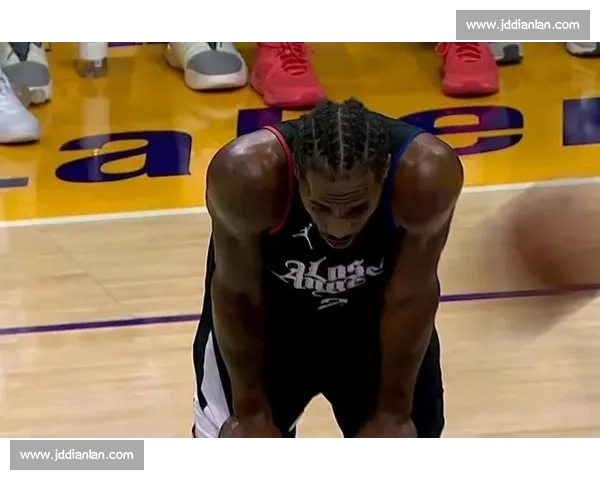 里夫斯中国行特训燃爆深圳!暴扣 + 三分教学引球迷尖叫 里夫斯中国行特训燃爆深圳!暴扣 + 三分教学引球迷尖叫