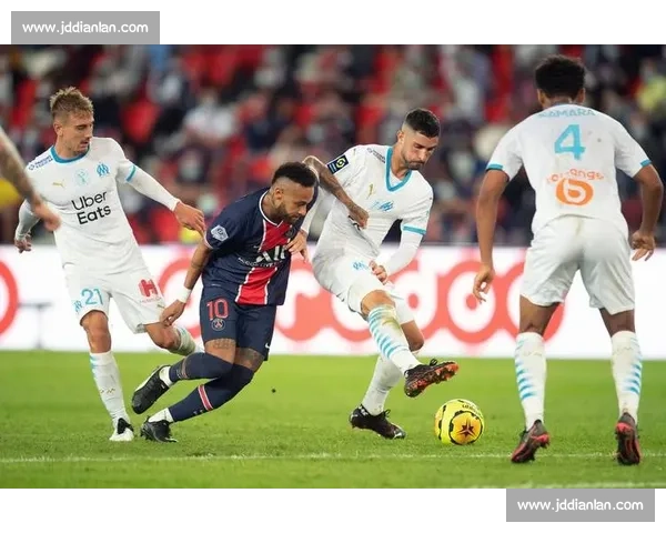 巅峰对决阿列克谢与丹尼斯的荣耀之战谁主沉浮赛场风云再起引爆全场 巅峰对决阿列克谢与丹尼斯的荣耀之战谁主沉浮赛场风云再起引爆全场