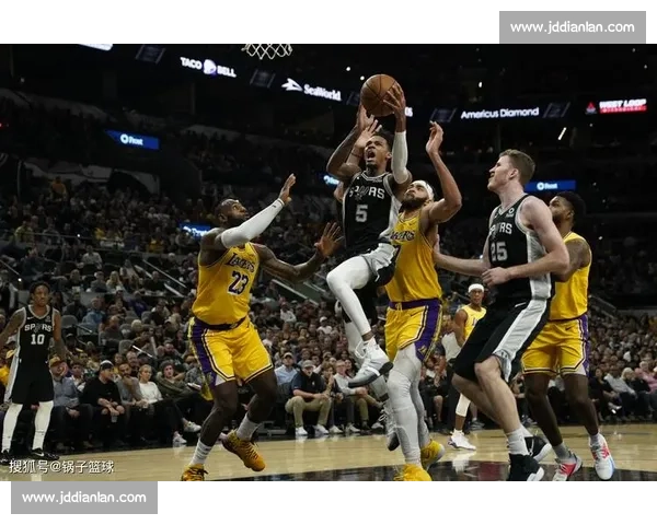 开拓者队力拼太阳队争夺季后赛席位精彩对决全场焦点分析